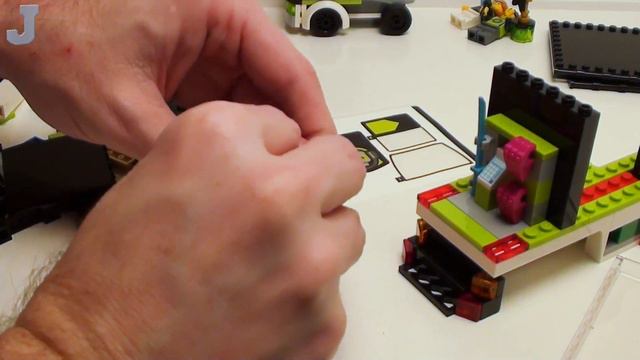 LEGO City 2023 Gaming Tournament Truck 60388 Build