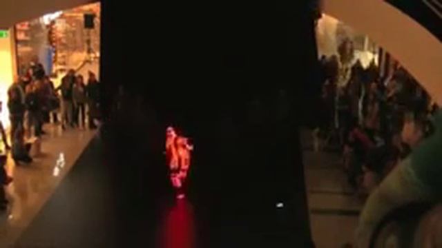 Танцы на светящиеся костюмах смотреть онлайн