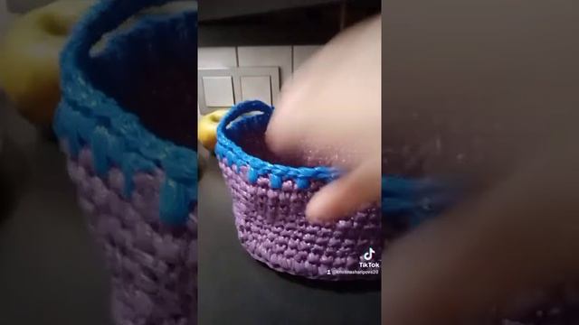 Связала из мус. пакетов корзинку, незнаю для чего её применить смотреть онлайн