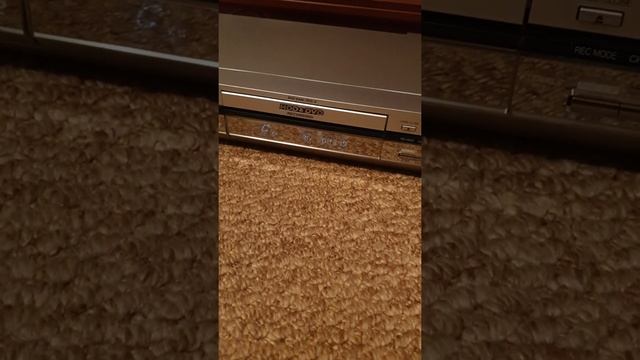 Panasonic DMR-E100H смотреть онлайн