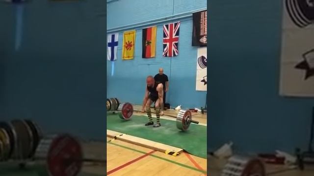 Атлет в весе до 60 кг поднимает штангу 285 кг смотреть онлайн