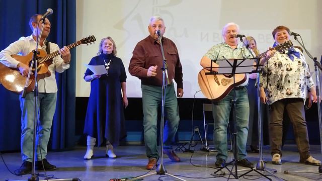 Сергей Парамонов и КАП 'Урал' - Нам песен хватит смотреть онлайн