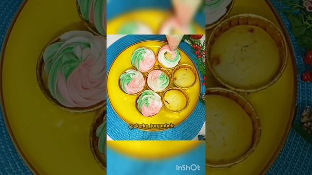 Капкейки с радужный кремом. Қазақша рецепт #shorts смотреть онлайн
