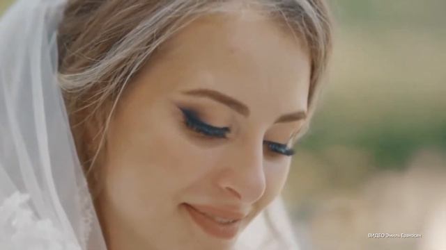 Около 1000 пар хотят зарегистрировать брак накануне Дня народного единства смотреть онлайн