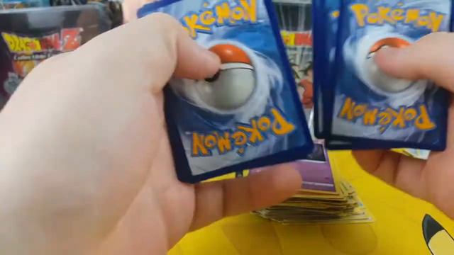 LARGE MAN GETS THE LARGEST WINGED BUTTERFREE IN THE SET - DECEMBER DAILY DOZEN #26 смотреть онлайн