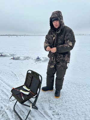 Рыбка из семейства лососёвых корюшка очень вкусная и рыбалка увлекательная. А пахнет свежим огурцом.