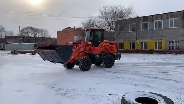 Фронтальный погрузчик Molot 200T смотреть онлайн