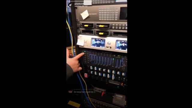 Abby and Vinny's (Production) Rack - Giant Bomb IGTV 02/04/20 смотреть онлайн