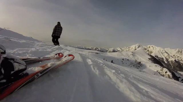 GoPro Hero | Skiers and snowboarders are friends! - Piani di Bobbio [HD] смотреть онлайн