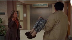 Детство Шелдона - смешные моменты 17. Шелдон валяется в больнице.