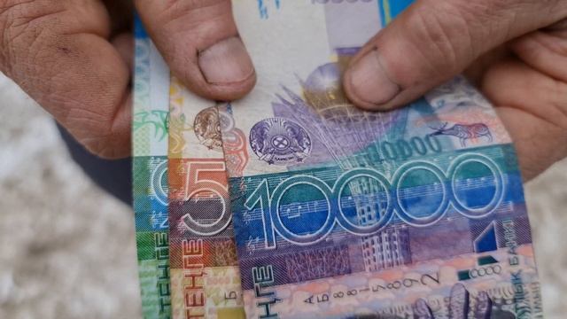 $100 всегда $100, а 10000 тенге – пыль. Нацбанк кидает простых людей, ограничивая срок выкупа купюр смотреть онлайн