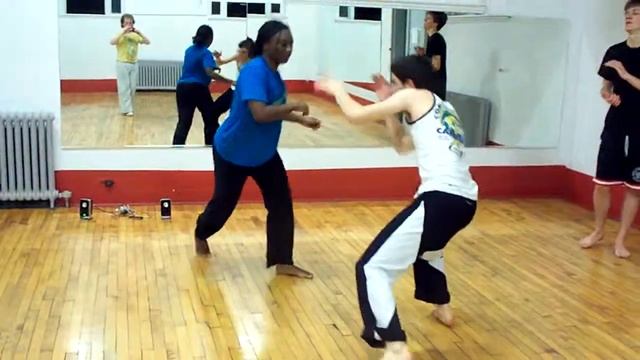 CMU Capoeira Club - 4-April-2011 Roda Part 2 смотреть онлайн