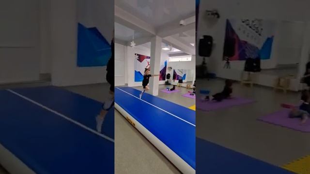 Акробатика - второй юношеский разряд, по акробатике, на дорожке (2 rank in acrobatics) смотреть онлайн
