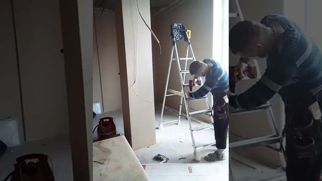 Подготовка бруска для разделительного шва потолка смотреть онлайн