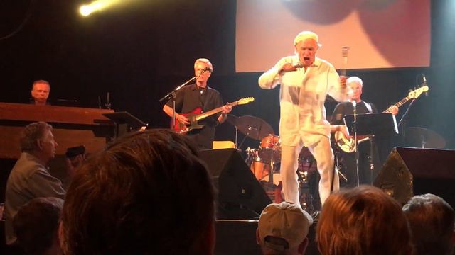 The Whitey Glan's Tribute with John Finley and 'Don't Fight It' смотреть онлайн