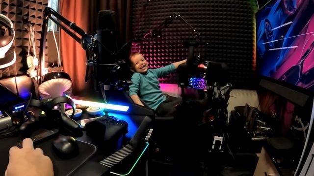 КАК МОЙ СЫН В 4 ГОДА ГОНЯЕТ НА ПОДВИЖНОЙ ПЛАТФОРМЕ 2DOF В СИМУЛЯТОРЫ