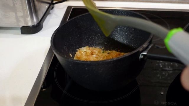 Жареные пельмени со сливочным - грибным соусом | Вкусные пельмени смотреть онлайн