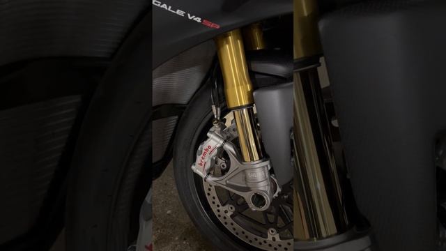 Panigale V4 SP vs Panigale V4SP2 смотреть онлайн