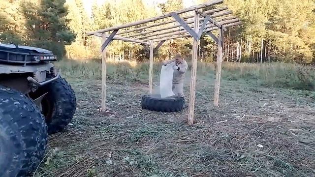 Очередная кормушка для медведей и кабанов! смотреть онлайн