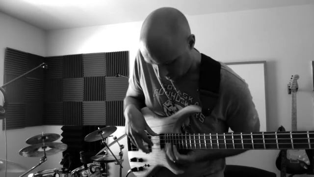 New Strings/Bass Solo смотреть онлайн