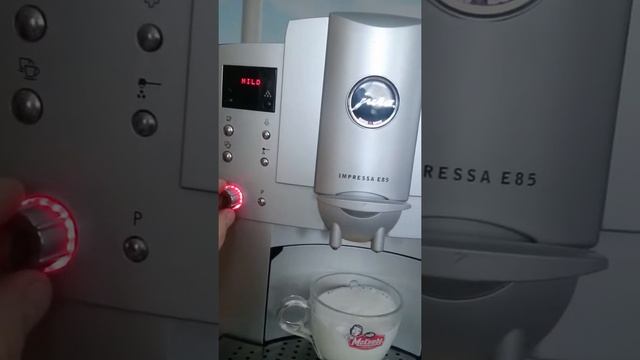 Jura Impressa E85 cappuccino pillanatok alatt elkészíthető смотреть онлайн