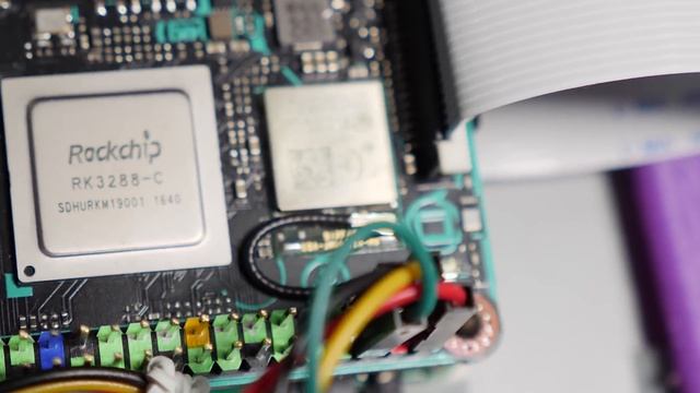 ASUS Tinker Board смотреть онлайн