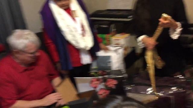 Opening Mom's gits (2015) смотреть онлайн