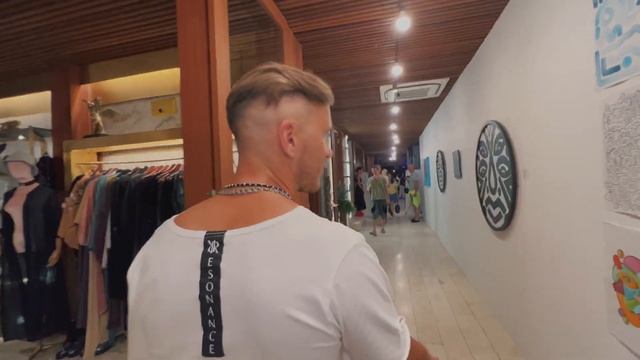 БАЛИ 2023 | СЁРФИНГ НА БАЛИ ДЛЯ НАЧИНАЮЩИХ | НАШЛИ КРУТОЙ КОВОРКИНГ | КАК ЧИСТИТЬ ГРЕБЕШКИ