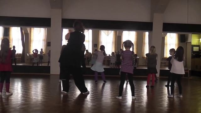 Tanzgruppe "HappyKids" "Tapati-Tapata" смотреть онлайн