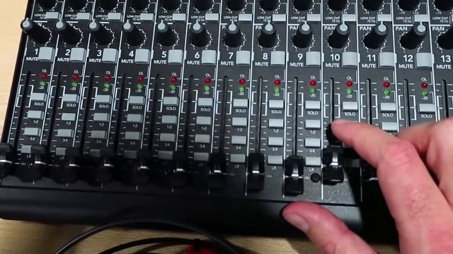 SALIDAS DE LA CONSOLA DE AUDIO - MEZCLA DEL PÚBLICO, DEL TÉCNICO Y LOS MÚSICOS - MAIN, MONITOR, AU смотреть онлайн