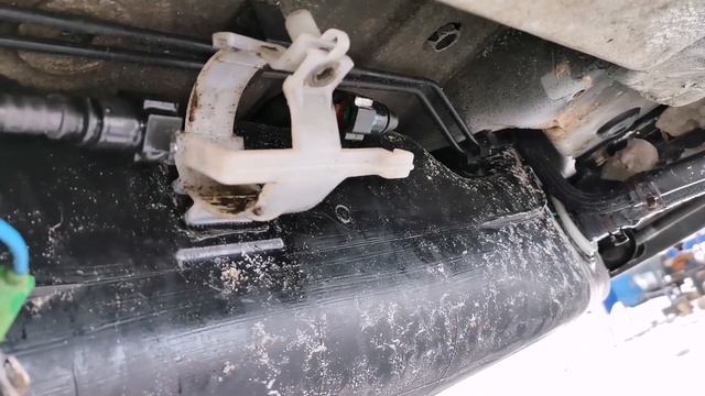 Джили Атлас замена топливного фильтра смотреть онлайн