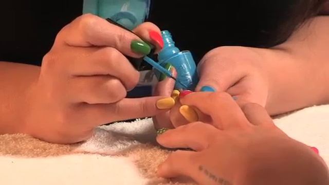Bright Nail Art Tutorial by NYC Color смотреть онлайн