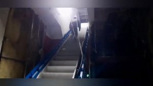 Демонтаж почти нового эскалатора. Демонтаж ступеней.