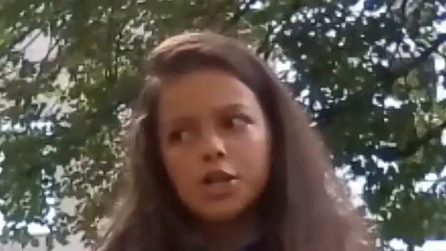 ЧТО БУДЕТ ЕСЛИ СЛЕЛАТЬ "БОМБОЧКУ" ИЗ ПАКЕТА С ВОДОЙ? смотреть онлайн