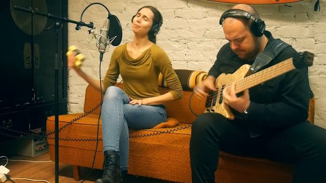 Linda Kanter/Anton Davidyants - Right Beside You смотреть онлайн