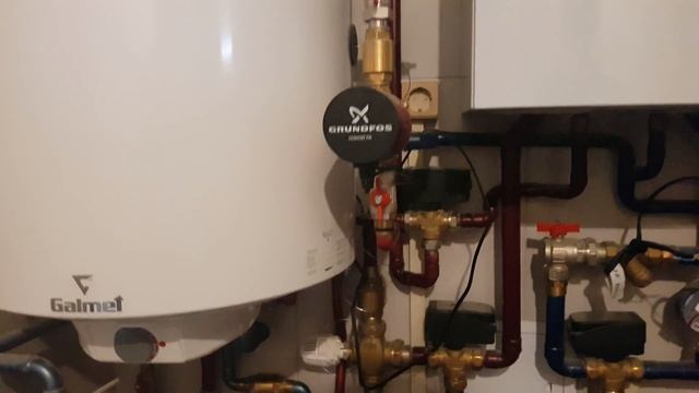 День 71. Котельная. Топим дом камином смотреть онлайн