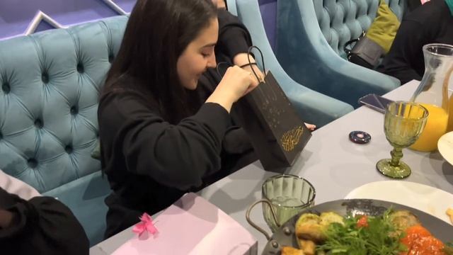 ИФТАР и ОБМЕН ПОДАРКАМИ анонимно с девочками ✨? смотреть онлайн