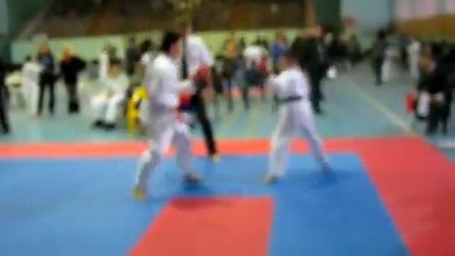 ЧУ WKC Харьков,Торяник VS К.avi смотреть онлайн
