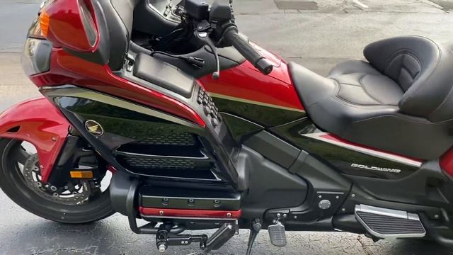 2015 Honda Gold Wing GL1800 12600mi смотреть онлайн