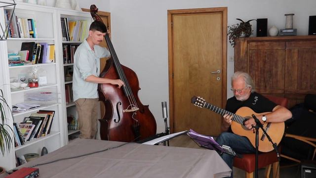 PASSING BY BLUES, Gilbert Isbin (guitar), Robbe Desmet (upright bass) смотреть онлайн