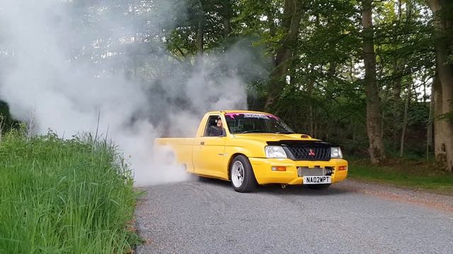 Modified Mitsubishi L200 Burn Out смотреть онлайн