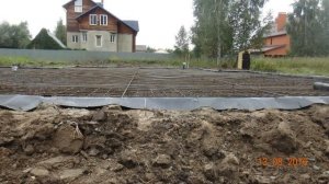 Фундамент (монолитная плита на сваях)