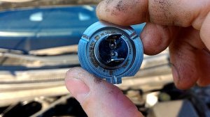 Замена лампы H7 ближнего света на KIA CEED How to change a headlight bulb