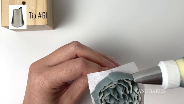 Buttercream Flower Cupcakes in Gray, White & Yellow смотреть онлайн