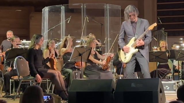 Каспарян и Наумова - Прохожий смотреть онлайн