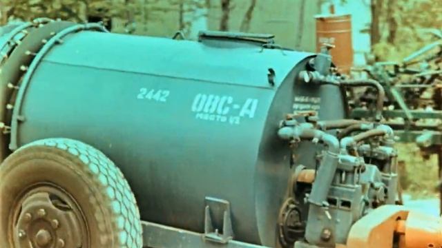 Машины в саду, 1978. смотреть онлайн