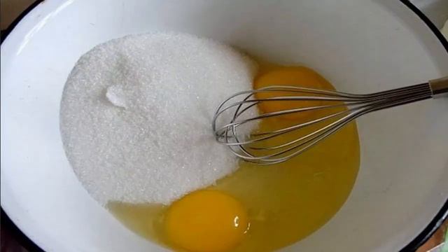 Пиpoг десepт из манки и моpкoвки рецепт.