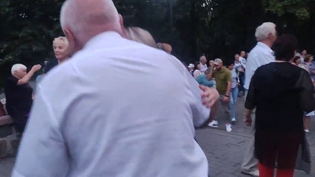 У пивному барі.........24.09.23 Гомель парк Луначарского ? смотреть онлайн