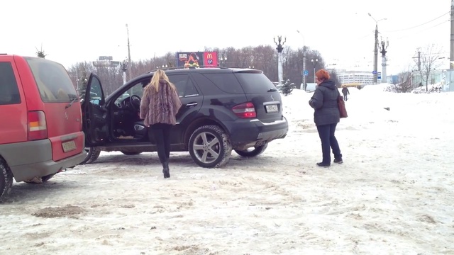 У блондинок тоже есть пистолет смотреть онлайн