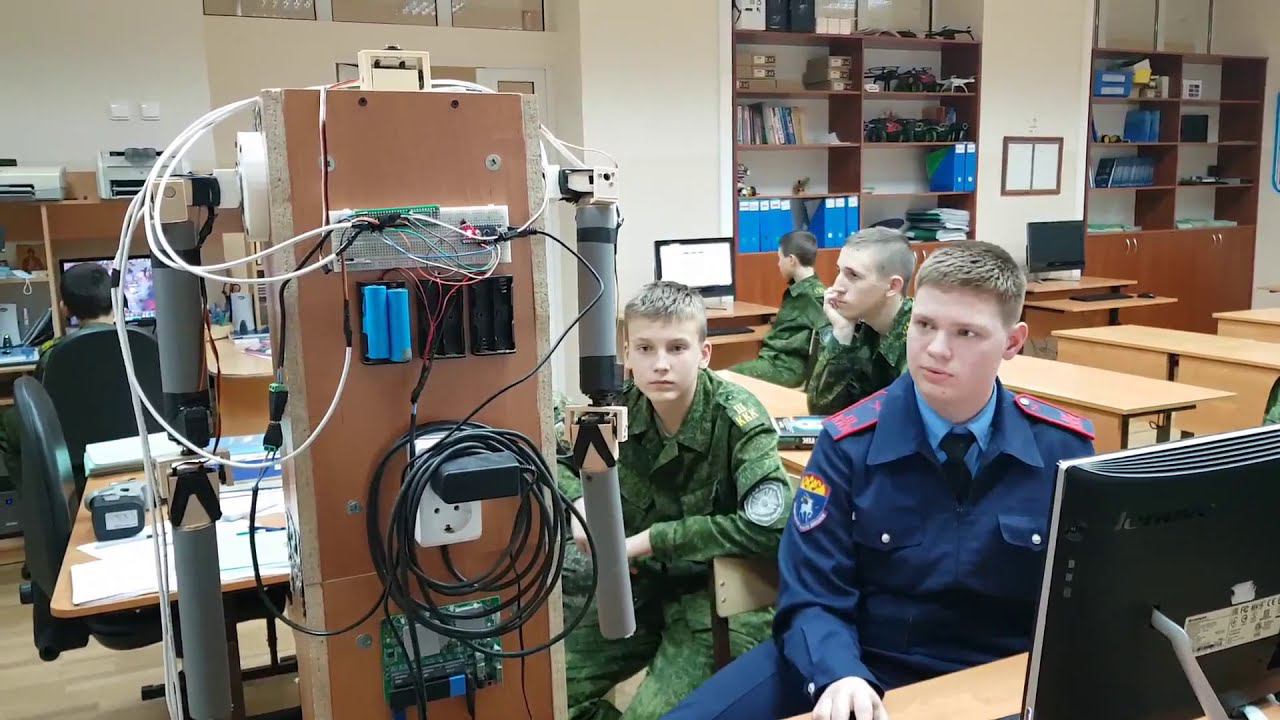 Конструируем робота. Робот учится. Учимся и мы. Не скучный урок робототехники. смотреть онлайн